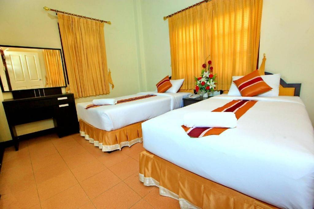 The Pine Resort Pathum Thani Exterior photo